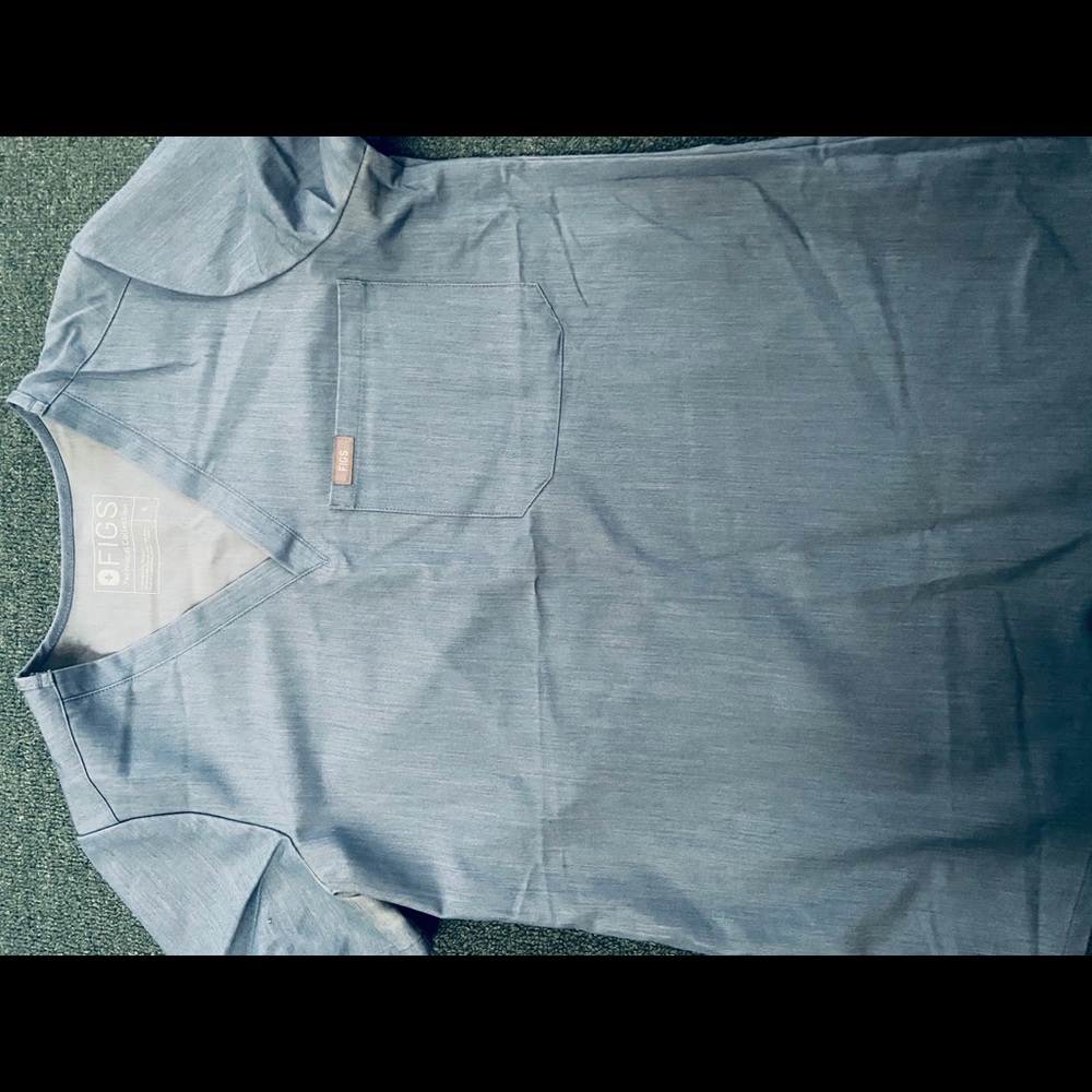 FIGS scrubs Top small